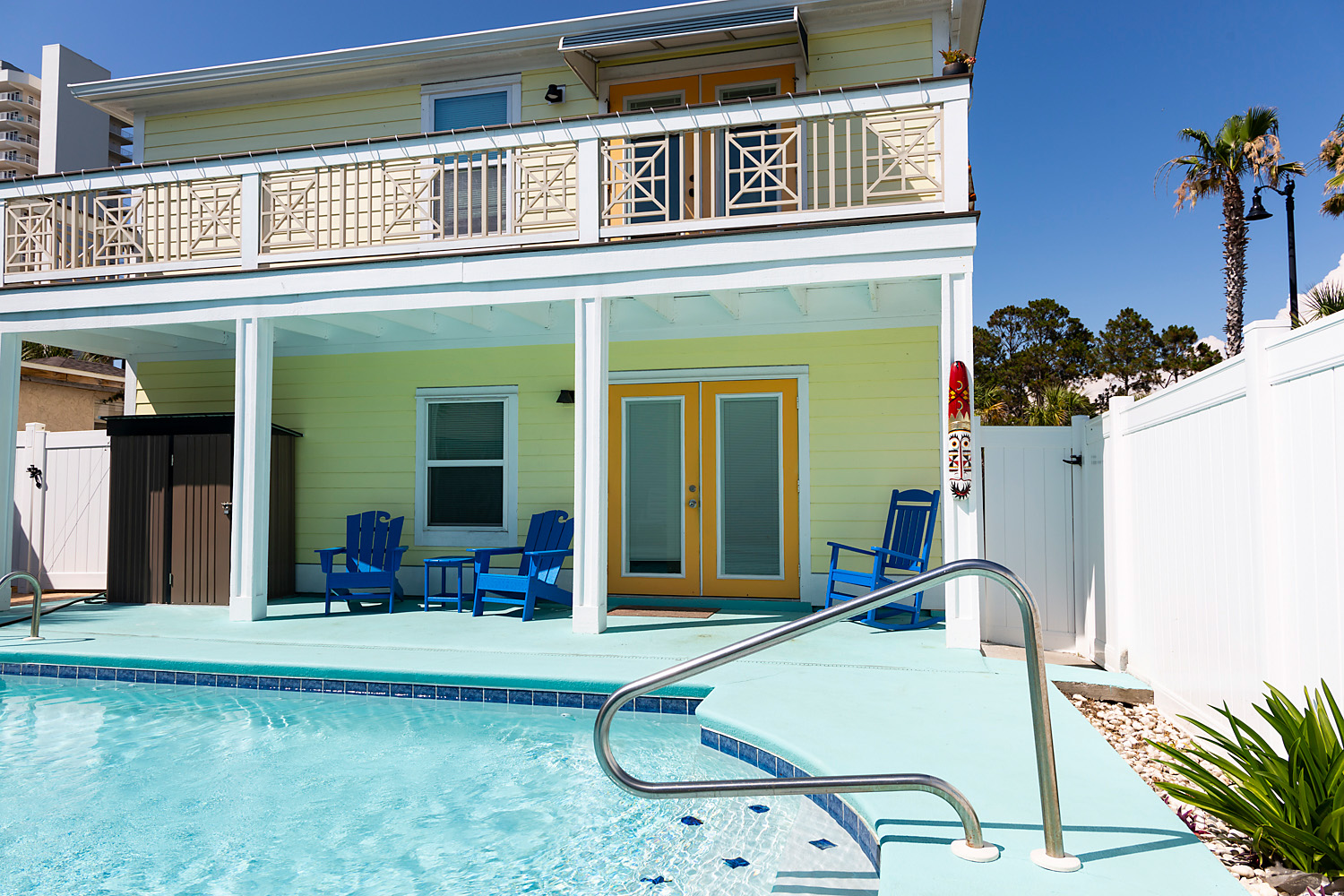Pool Side Vacation Rental – Seahorse